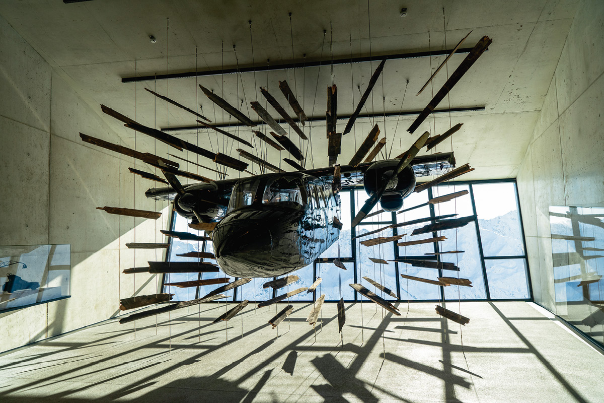 Plane from movie James Bond Spectre (C) Ötztal Tourismus, Michael Meisl